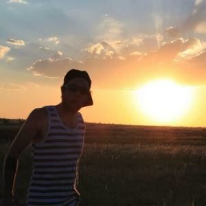 Meet your Posher, Kyle